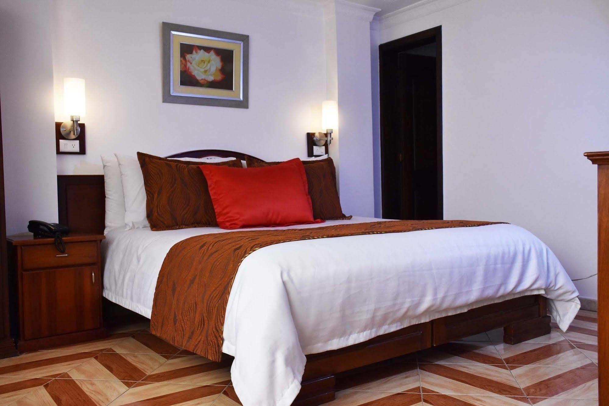 Hotel Plaza Victoria Ibarra Exterior foto